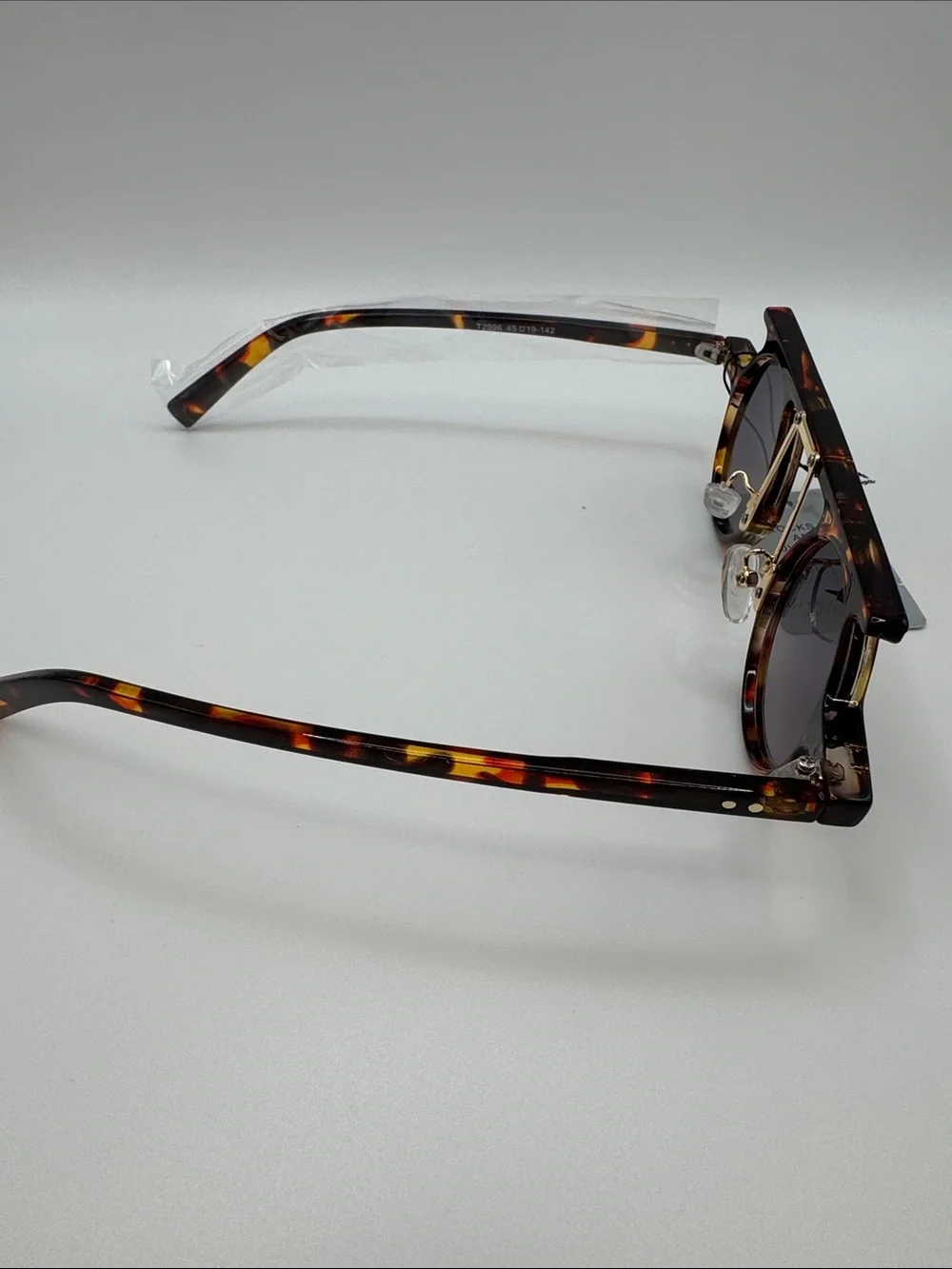 Tortoiseshell Round Frame Sunglasses - Dark Lenses